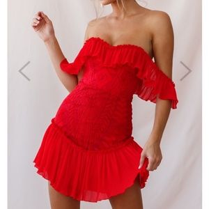 Selfie leslie dress